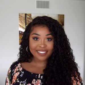 Meet your Posher, Courtney